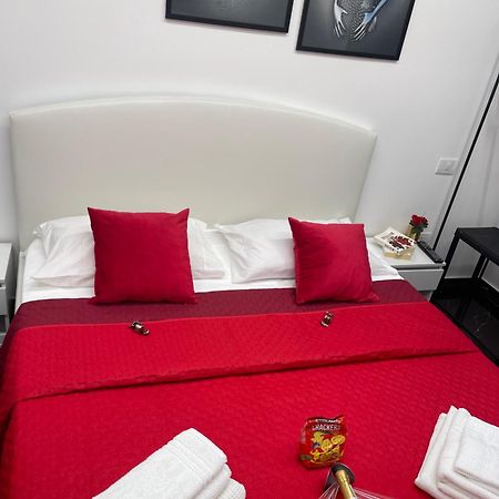 Hotel Lux House Naples Airport Exterior foto