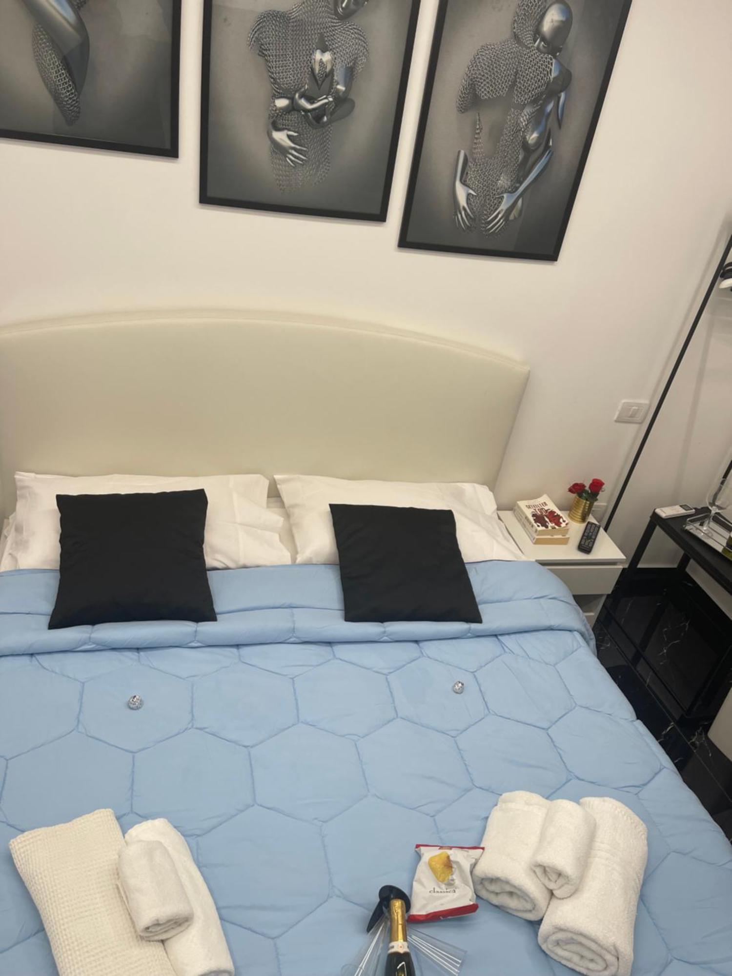 Hotel Lux House Naples Airport Exterior foto
